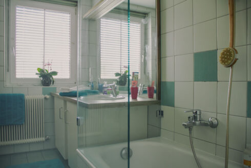 Badezimmer mit Badewanne